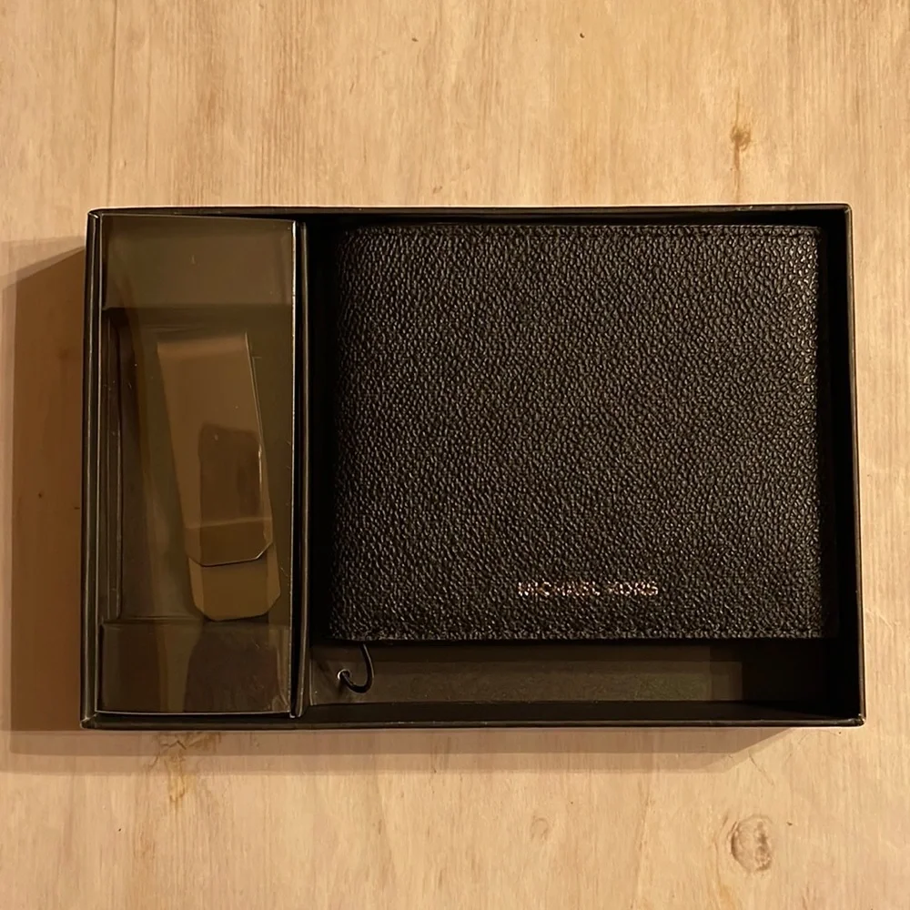 Michael Kors Black MK Gifting Wallet